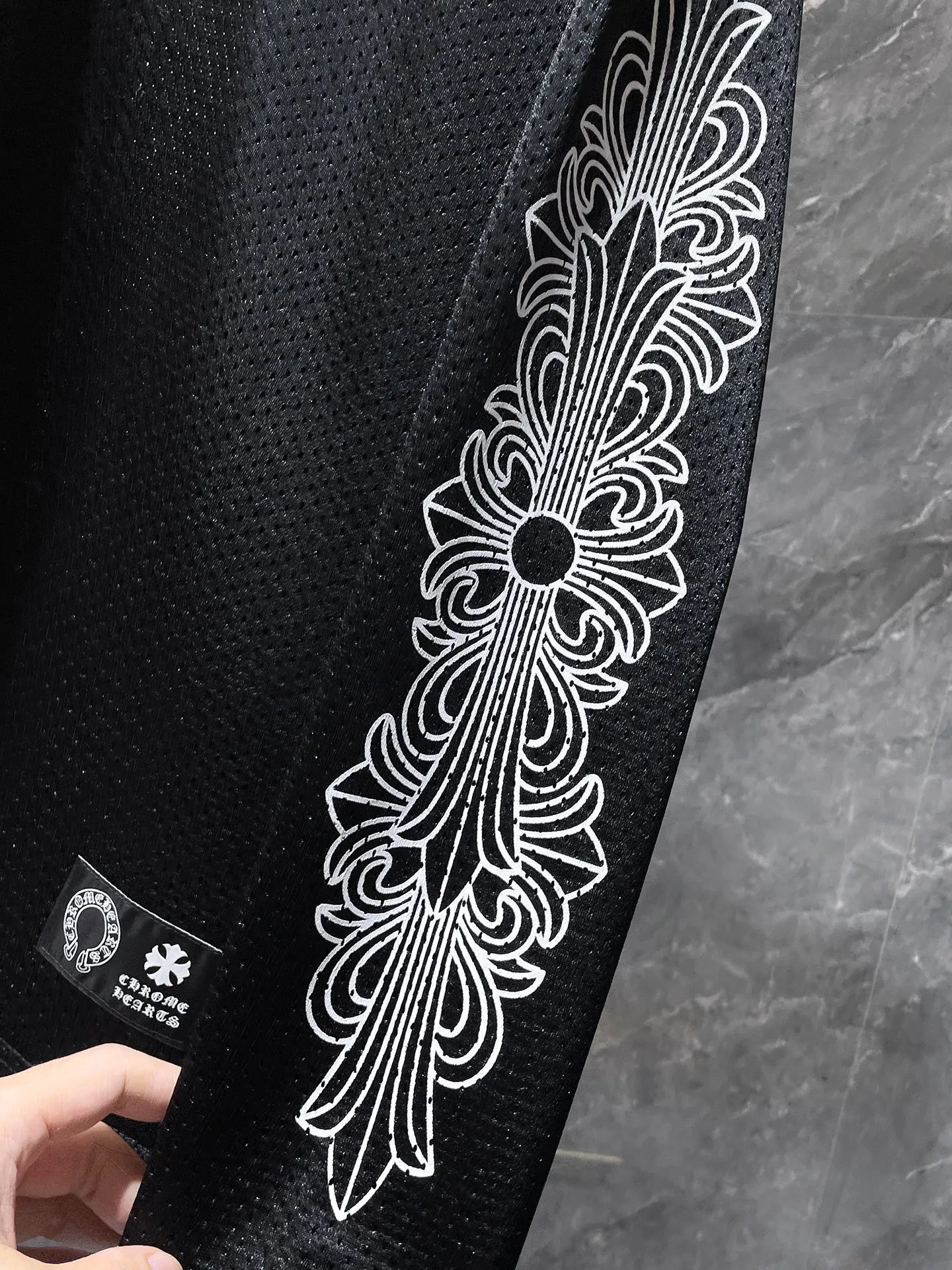 P216 Chrome Hearts 25ss customized version of the high-weight fabric of the jersey. Chrome mattyboy official website limited flower arm ice hockey jersey. Counter synchronization. Re-engraved version 1:1. Recommended color: black, limited blue, limited green. Number of yards: S, M, L, XL.